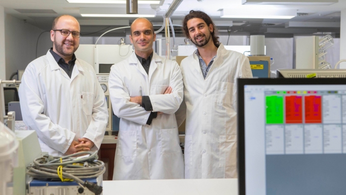 Dr Moshen Rahmani, Associate Professor Antonio Tricoli and Zelio Fusco (pictured left to right). Image Lannon Harley, ANU